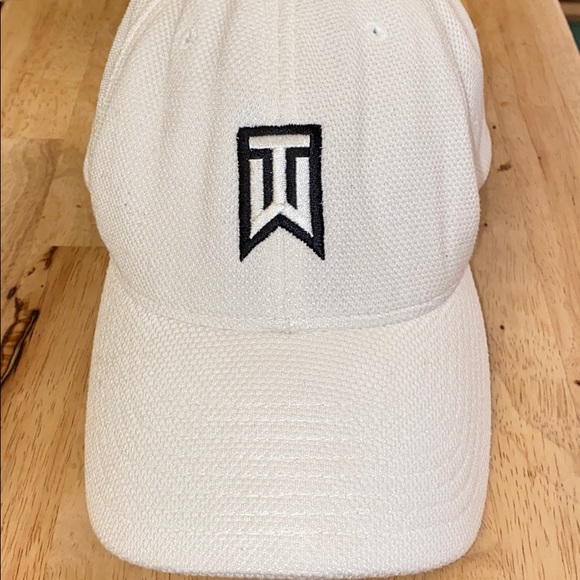 tiger woods flex fit hat